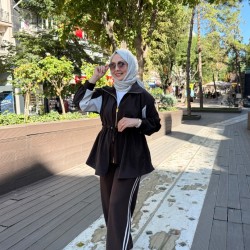 BELDEN BAĞCIKLI KONTRAST GARNİLİ TAKIM KAHVE