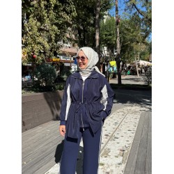 BELDEN BAĞCIKLI KONTRAST GARNİLİ TAKIM LACİVERT