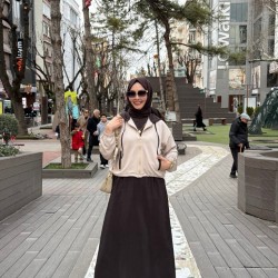 GARNİ DETAYLI ELBİSE CEKETLİ TAKIM KAHVE