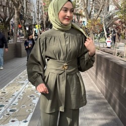 SEYYAR KEMERLİ BROŞLU TAKIM YEŞİL