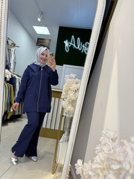 GEMİCİ YAKA TAŞ DETAYLI TAKIM LACİVERT