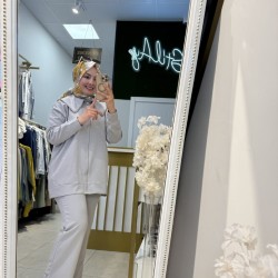 GEMİCİ YAKA TAŞ DETAYLI TAKIM GRİ