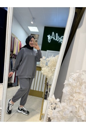 KESİK DETAYLI VE BASKILI SPOR TAKIM ANTRASİT