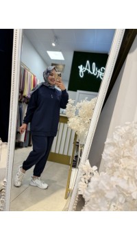 KESİK DETAYLI VE BASKILI SPOR TAKIM LACİVERT