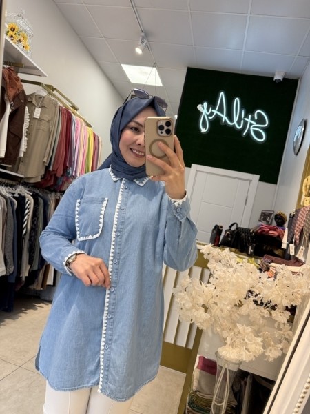 NAKIŞ DETAYLI DENİM GÖMLEK AÇIK MAVİ