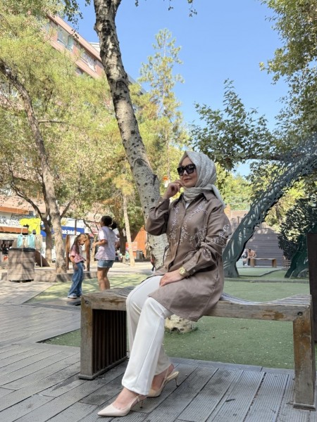 ÖZEL TASARIM BONCUK İŞLEMELİ BÜZGÜLÜ KAP VİZON