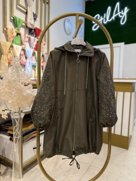 TAŞLI VE NAKIŞ DETAYLI KAPÜŞONLU KAP HAKİ 